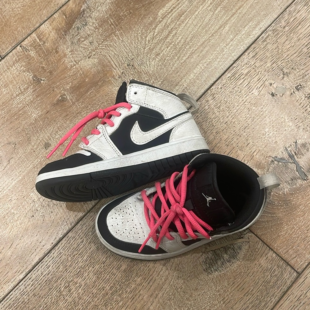 Kiss Jordan 1